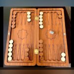 آیا می‌خواهید در بازی شرط بندی آنلاین تخته نرد مهارت پیدا کنید و لذت ببرید؟ راهنمای جامع برای علاقمندان به سایت شرط بندی